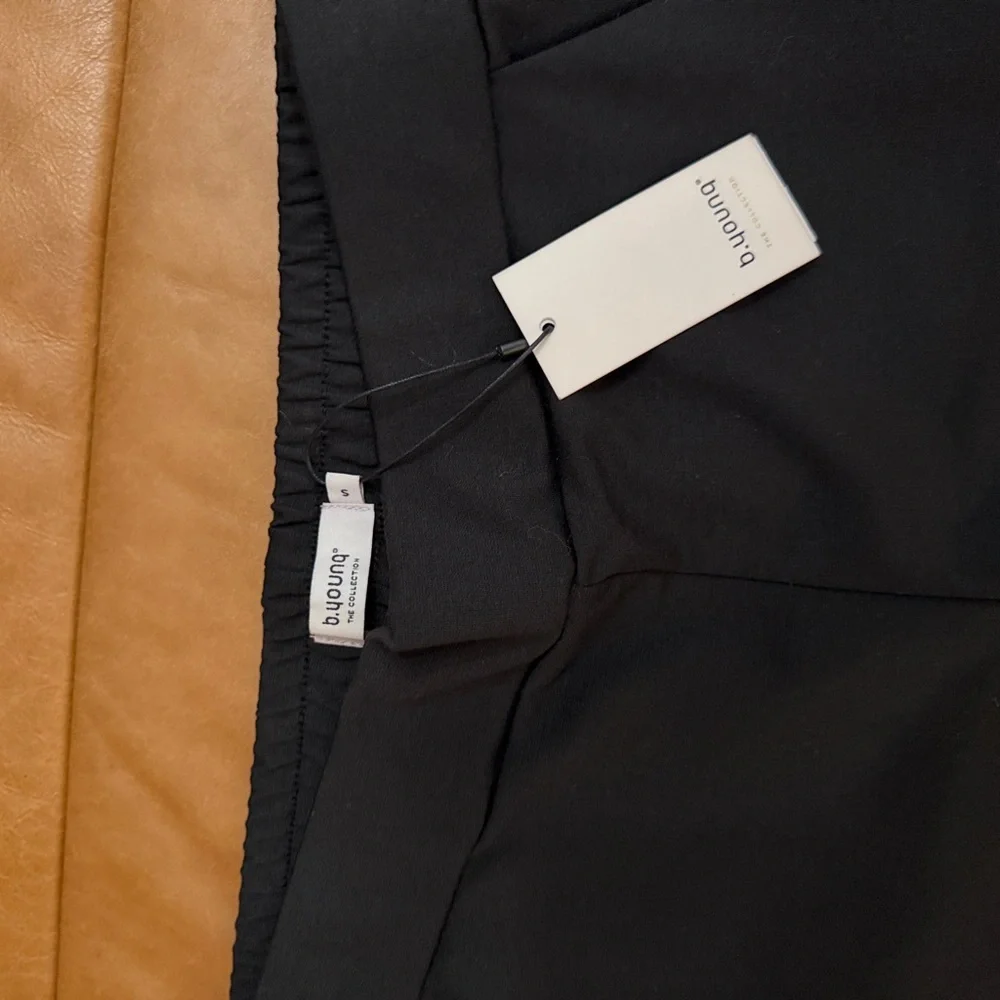 Comfy Classic Wide Legs Black Pants - Picture 2 of 5